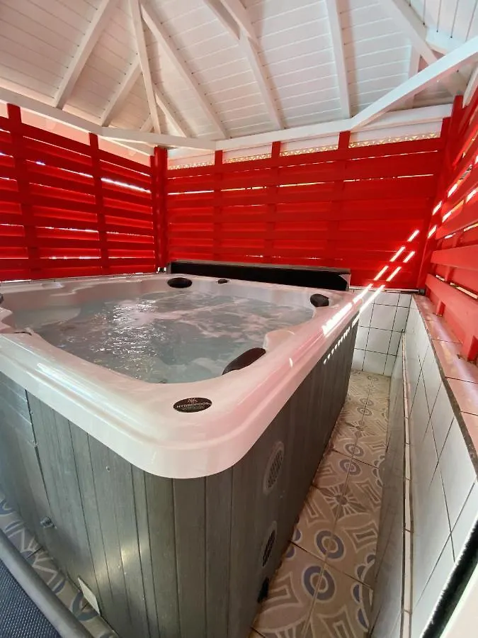 Charmant Appartement Avec Piscine Partagee A Pointe Noire 36M² 푸앵트-누아르